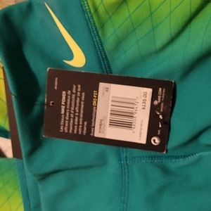 Nike Legendary Tight Fit Capri XS NWT